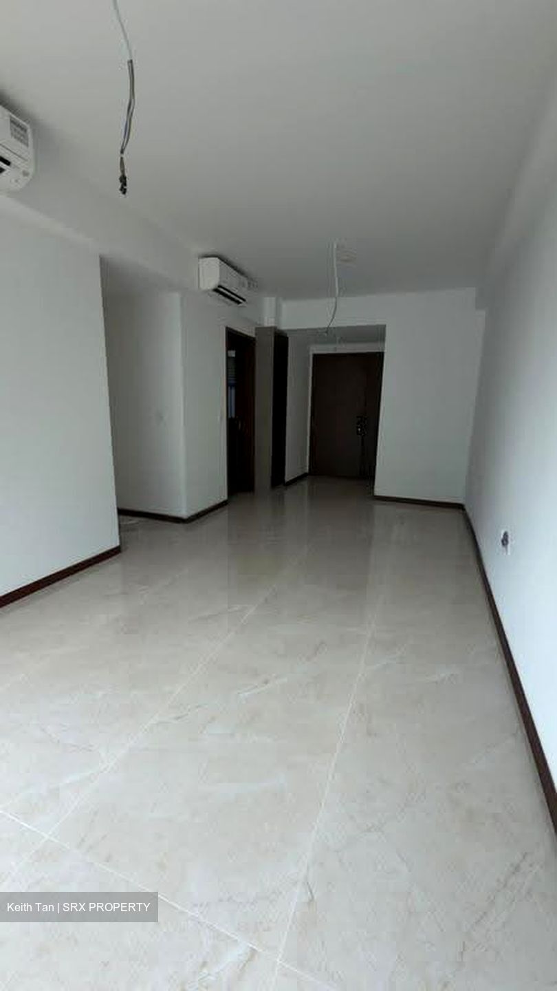 Slim Barracks Rise (D5), Condominium #639078341